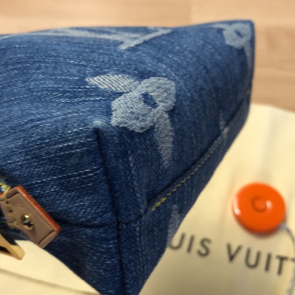 LIKE NEW 🌸🌸 RARE 🌸🌸 Louis Vuitton Denim Pouch - Picture 13 of 14